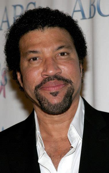 is lionel richie biracial